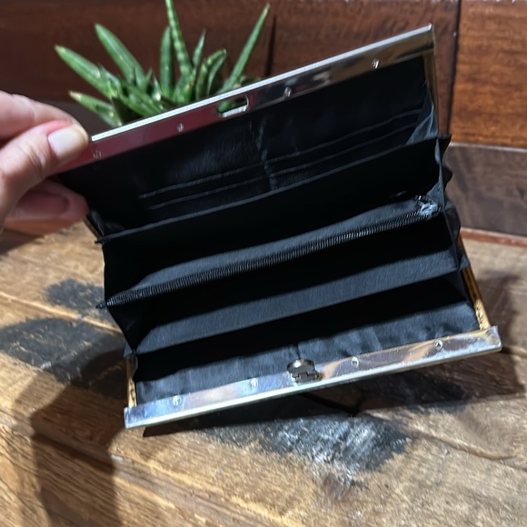 No Brand Tag Royal Blue and Gold Tapestry Wallet - Picture 8 of 8